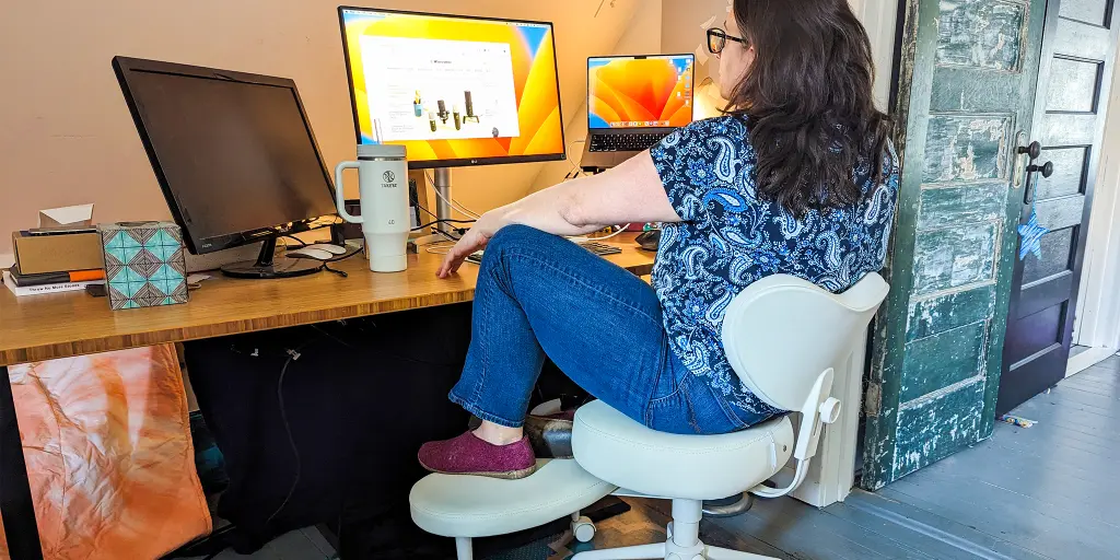 Pipersong in ADHD ergonomic chair. Source: https://www.nytimes.com/wirecutter/reviews/pipersong-meditation-chair-review/