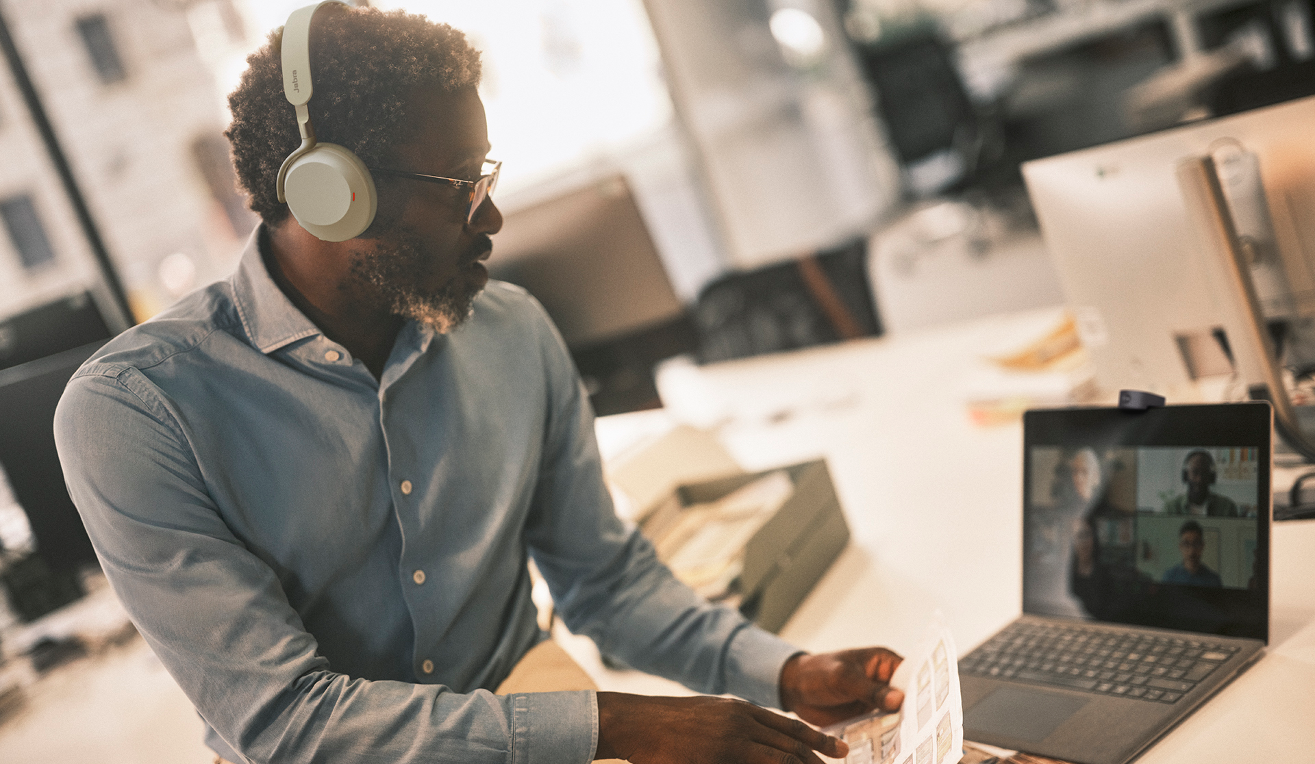 Virtual Meeting Etiquette: 11 Tips to Follow in 2026