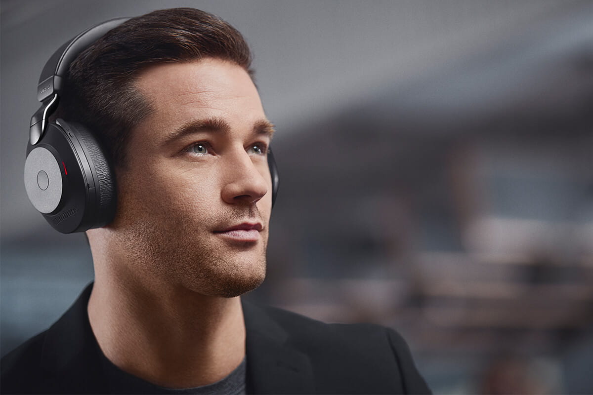 schwarz Noise Cancelling UC Zertifizierte Stereo Kopfhörer mit langer Akkulaufzeit Jabra Evolve2 85 Wireless Headset USB-A Bluetooth Adapter 